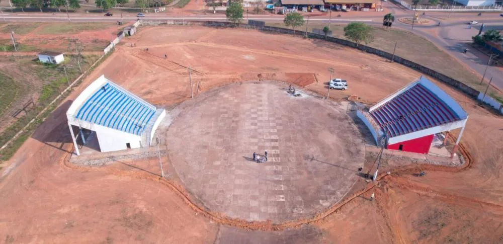 Dra. Taíssa e secretário da Seosp acompanham obras de revitalização do Bumbódromo em Guajará-Mirim