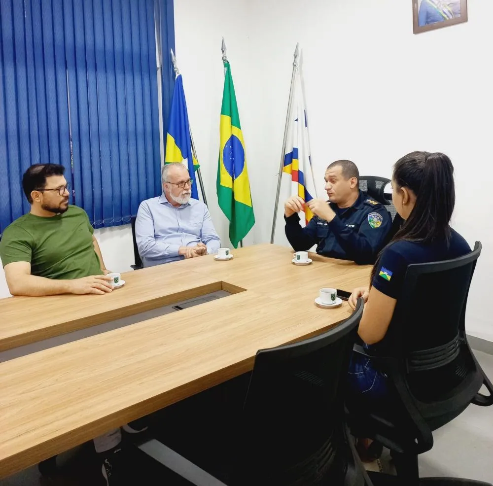 GUAJARÁ-MIRIM – AUTORIDADES VISITAM O 6º BPM PARA DISCUTIR NOVOS INVESTIMENTOS