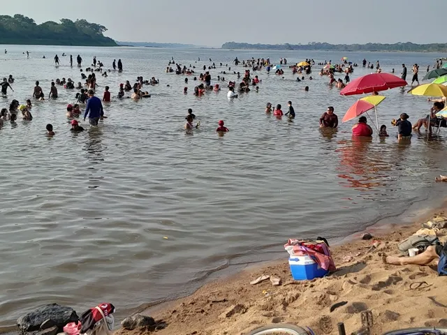 BANHISTA POR POUCO NÃO PERDE A VIDA NA PRAIA DO ACÁCIO, EM GUAJARÁ-MIRIM
