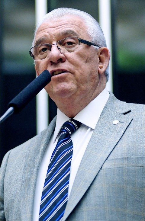 Moreira Mendes elogia postura equilibrada do governador Confúcio Moura no impasse com PMs