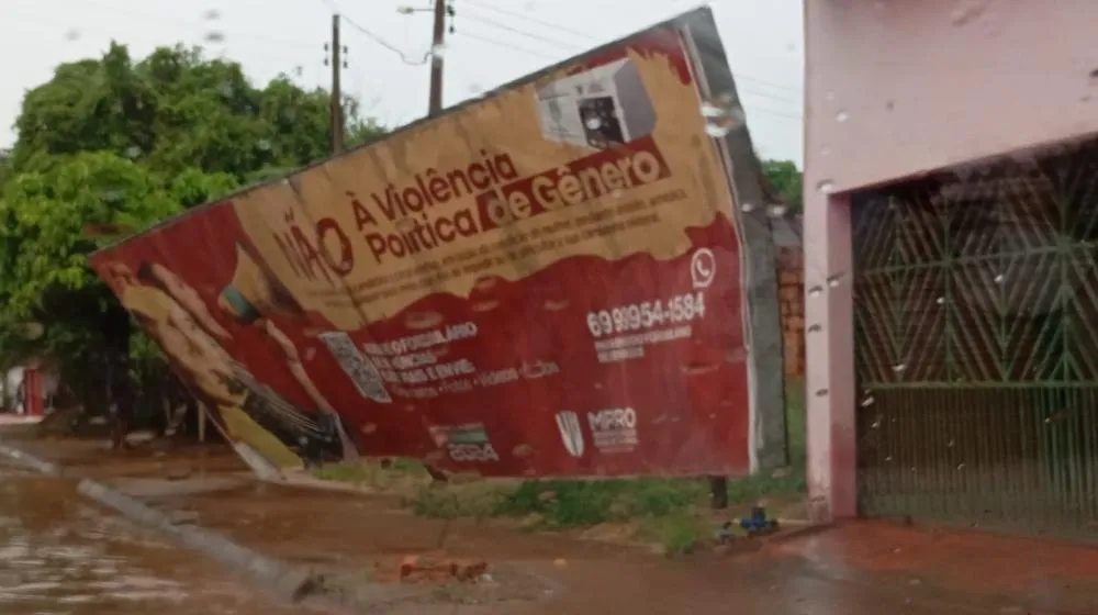 CHUVA E VENTOS FORTES CAUSAM PREJUÍZOS EM GUAJARÁ-MIRIM