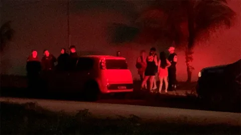 Professora bêbada é presa após se envolver em acidente e tentar sair do local