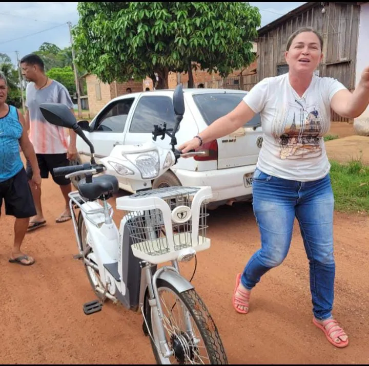 POLÍCIA MILITAR, COM AJUDA DA MÃE DA VÍTIMA, RECUPERA BICICLETA ELÉTRICA ROUBADA EM GUAJARÁ-MIRIM