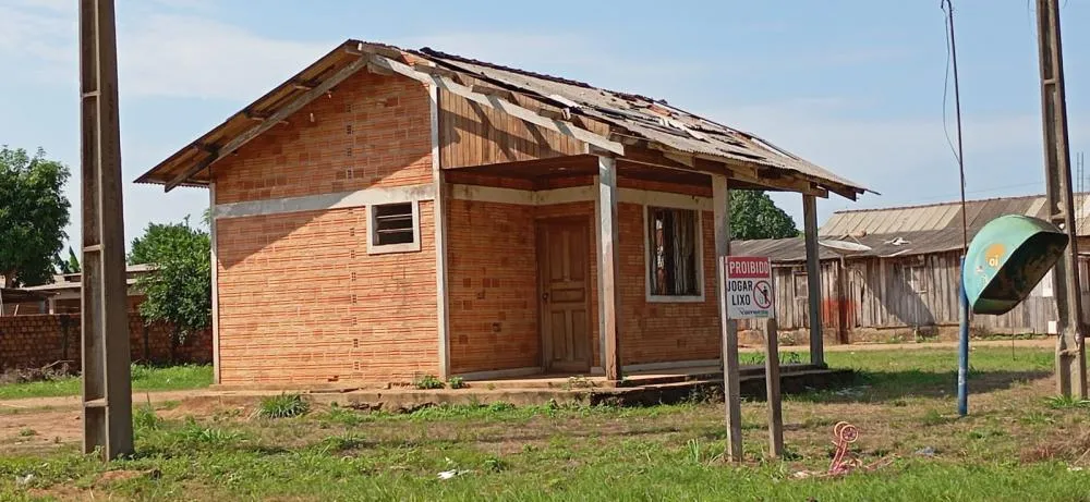 *POPULAÇÃO CLAMA AO PREFEITO ELEITO POR SOLUÇÃO PARA POSTO DE SAÚDE EM RUÍNAS*
