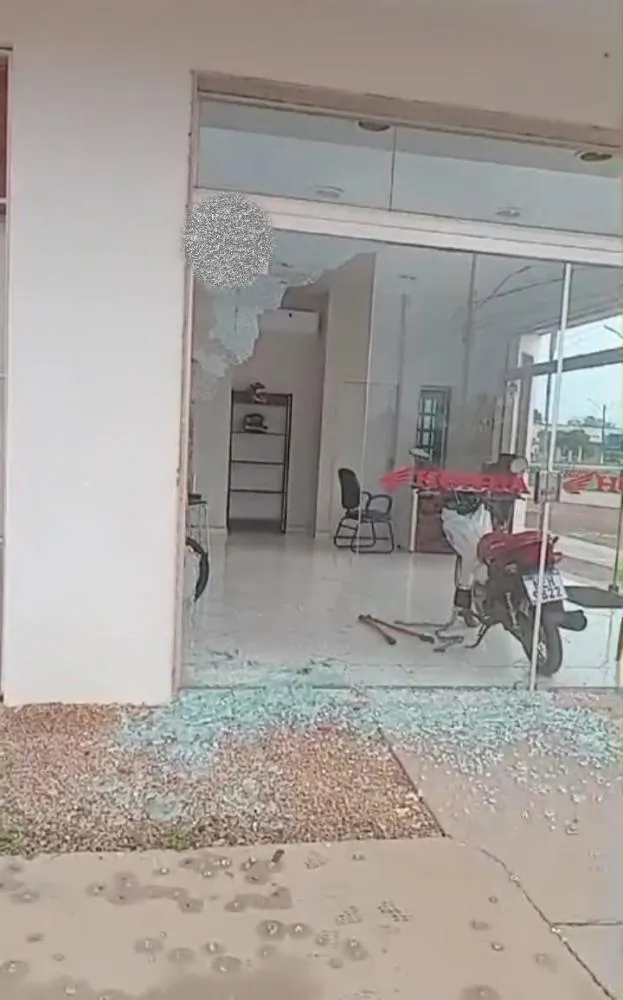 *FURTO EM NOVA MAMORÉ: MOTOCICLETA É LEVADA APÓS AÇÃO CRIMINOSA EM LOJA DE MOTOS*