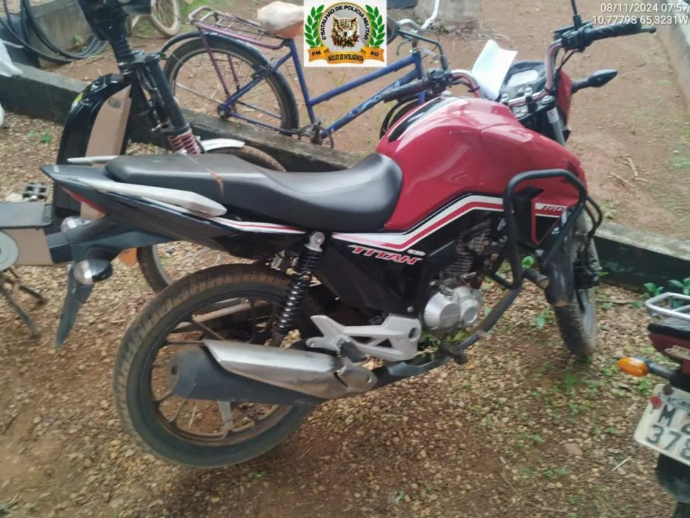 MOTOCICLETA FURTADA É RECUPERADA PELA POLÍCIA MILITAR EM GUAJARÁ-MIRIM