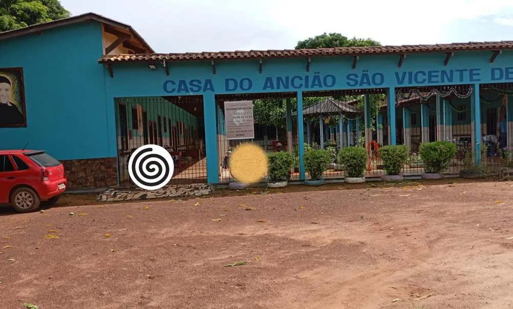 RADIALISTA JOÃO TEIXEIRA VISITA A CASA DO ANCIÃO SÃO VICENTE DE PAULA EM GUAJARÁ-MIRIM
