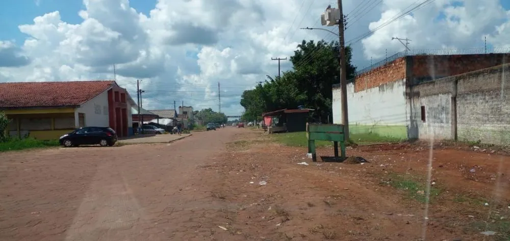  *ROBERTO DO MERCADO DEIXA LIXEIRA DO MERCADO PÚBLICO LIMPA EM ÚLTIMO DIA NO CARGO*