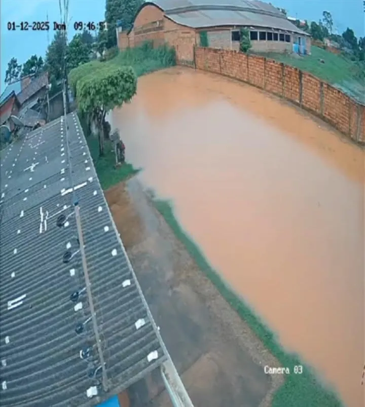 SITUAÇÃO CRÍTICA DAS ÁGUAS PARADAS NO BAIRRO SERRARIA EM GUAJARÁ-MIRIM