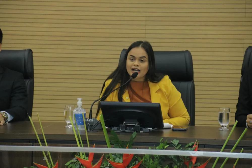 Deputada Dra. Taíssa propõe projeto de lei para garantir maior segurança no transporte público em Rondônia