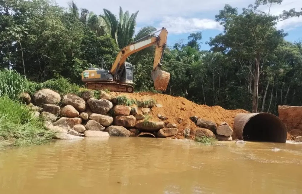 Recuperação da RO-420 em Jacinópolis é atendida pelo DER após indicação da deputada Dra. Taíssa