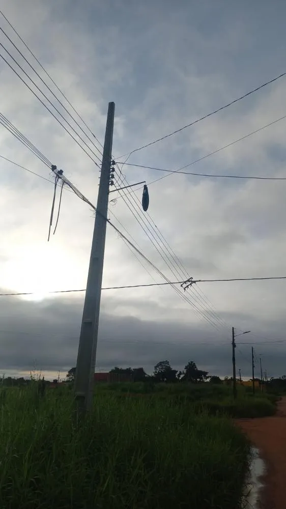 AÇÃO CRIMINOSA DANIFICA ILUMINAÇÃO PÚBLICA NO BAIRRO TRIÂNGULO EM GUAJARÁ-MIRIM