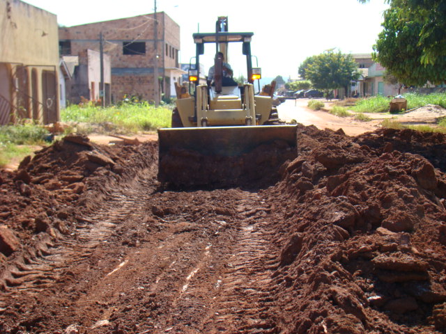 Prefeitura realiza operação tapa buracos nas vias asfaltadas do município.