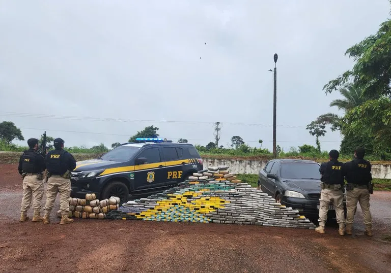 PRF apreende mais de 300 kg de drogas em Guajará-Mirim/RO