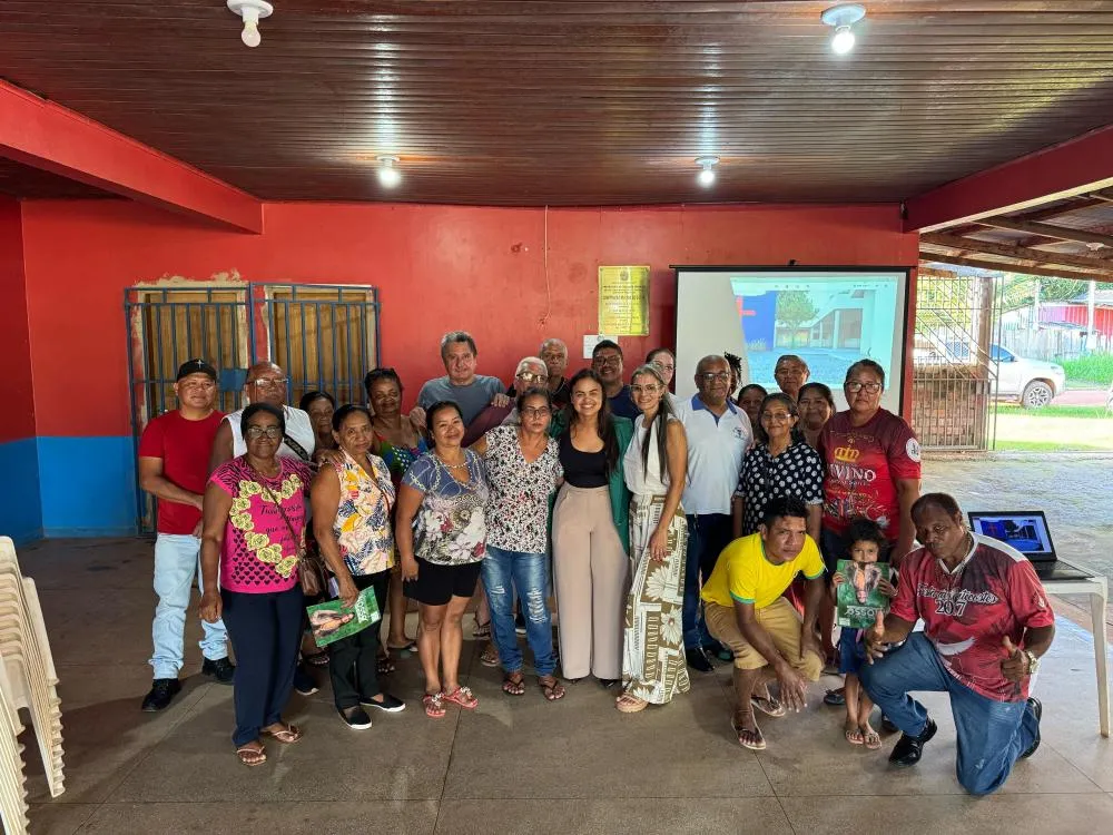 Deputada Dra. Taissa se reúne com Associação da Irmandade do Divino Espírito Santo de Guajará-Mirim