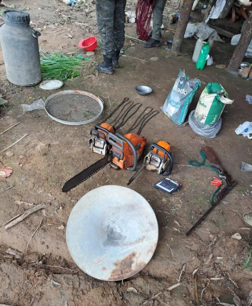 Operação Conjunta Combate Invasão e Crimes Ambientais no Parque Nacional de Pacaás Novos e Terra Indígena Uru Eu Wau Wau