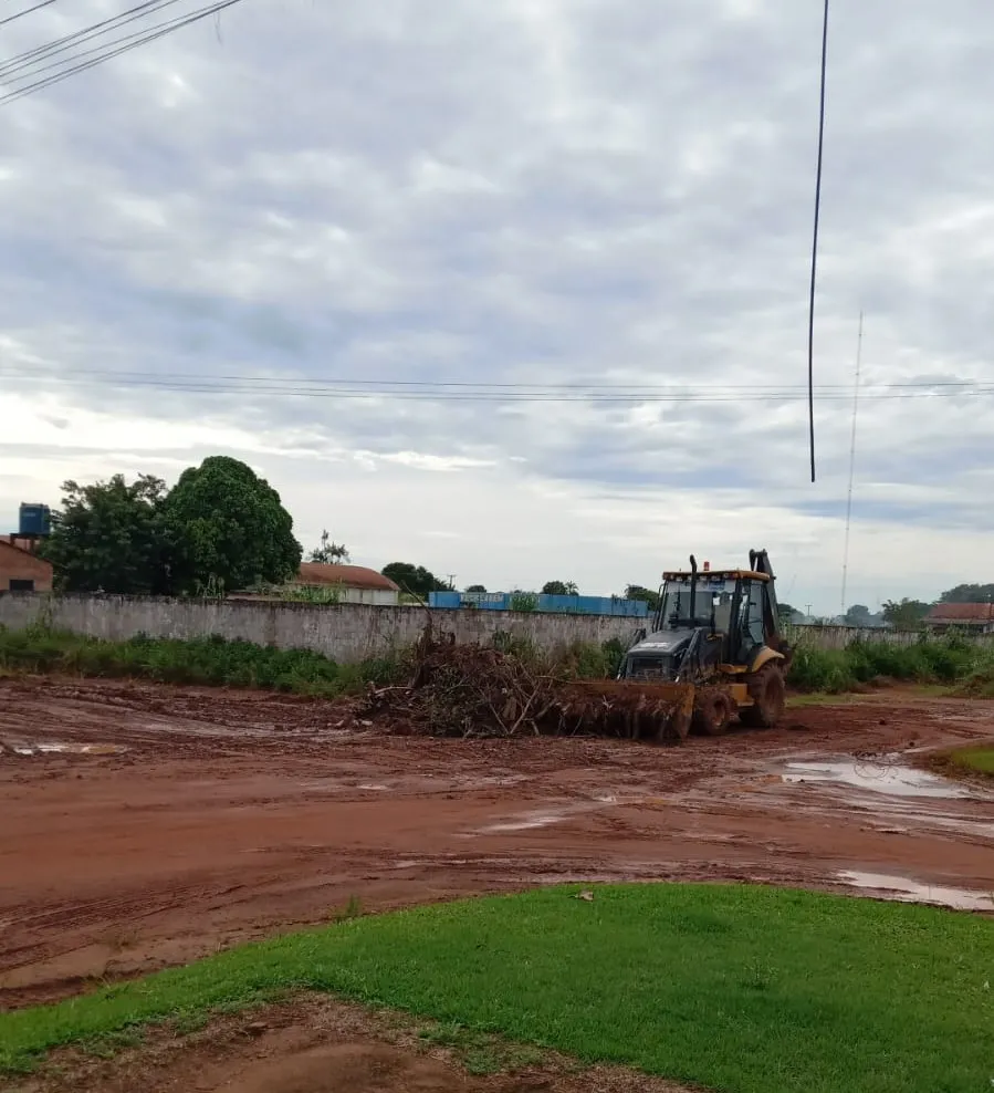 POPULAÇÃO AGRADECE AO PODER PÚBLICO PELA RETIRADA DO LIXO E GALHOS APÓS A LIMPEZA NO BAIRRO SERRARIA