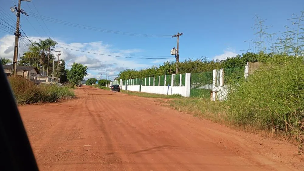 AVENIDA EM FRENTE À 1ª CIRETRAN DE GUAJARÁ-MIRIM ENFRENTA PROBLEMAS CRÔNICOS DE INFRAESTRUTURA