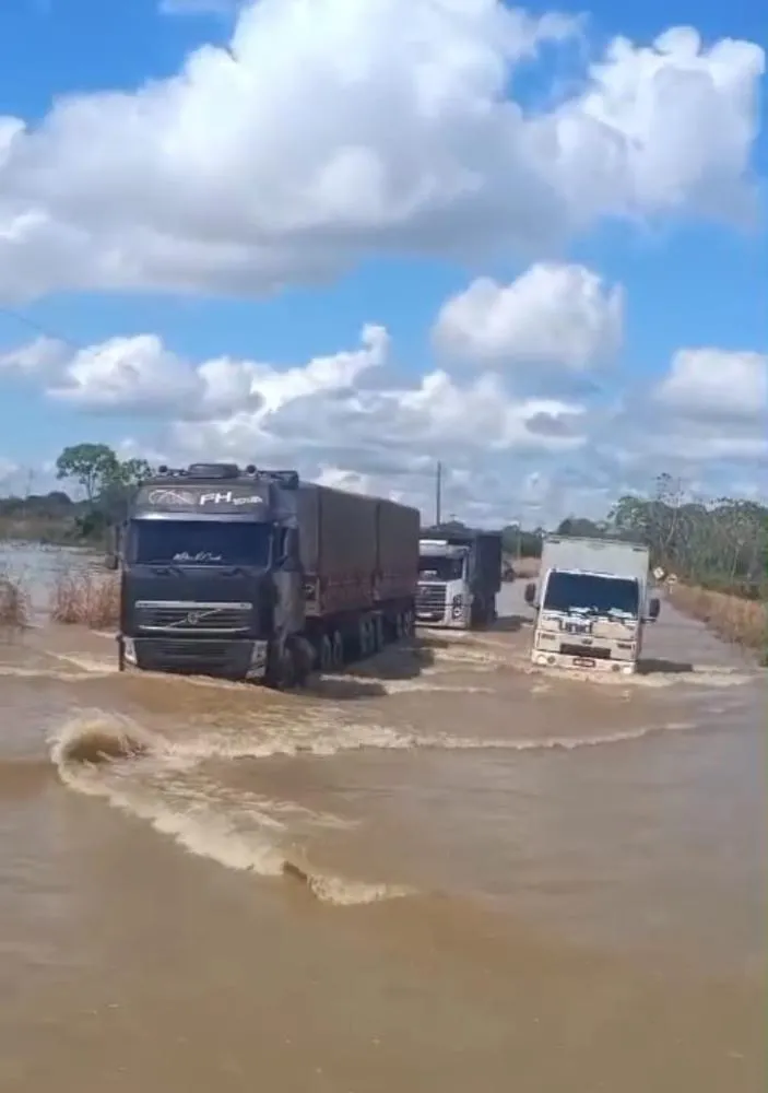 SITUAÇÃO CRÍTICA NA BR-425: ALAGAMENTOS EXIGEM CUIDADO REDOBRADO DOS MOTORISTAS