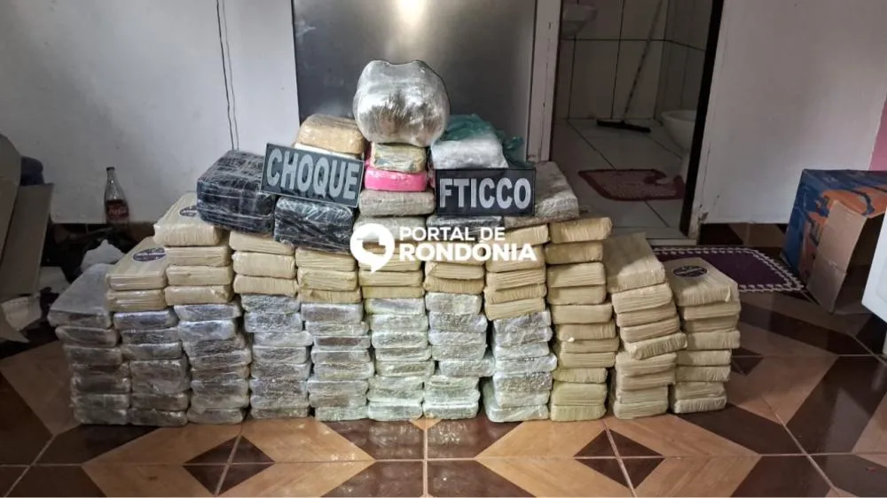 Batalhão de Choque aprende aproximadamente 100 quilos de drogas na zona sul