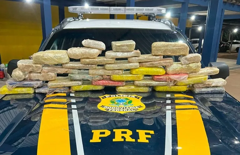 PRF apreende 28 kg de cocaína em veículo durante fiscalização na BR-174, em Vilhena