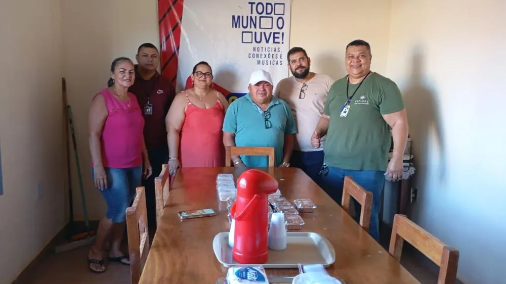 CASAL DR DOUGLAS OLIVEIRA E SUA ESPOSA DÉBORA SODRÉ PROPORCIONAM CAFÉ DA MANHÃ NA RONDÔNIA FM 89,9