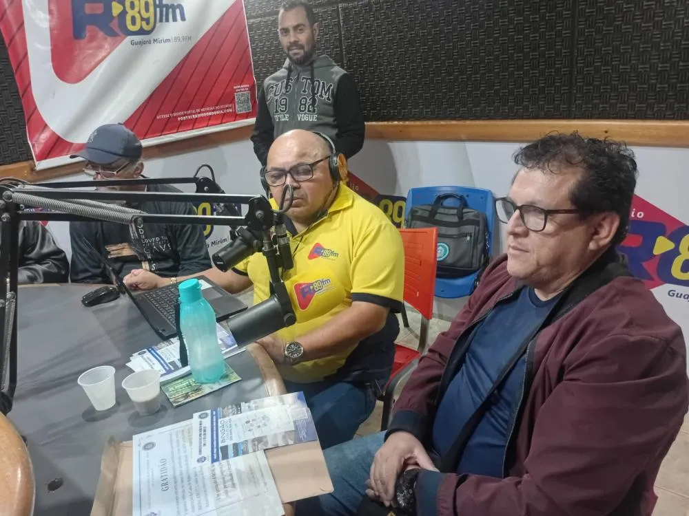 MAÇONS APRESENTAM PROJETO DA CASA DE APOIO FILHOS DE HIRAN DURANTE ENTREVISTA NA RONDÔNIA FM 89,9
