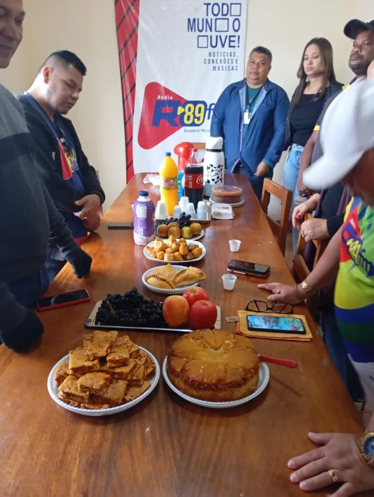 RONDÔNIA FM 89,9 REALIZA CAFÉ DA MANHÃ EM HOMENAGEM AOS ANIVERSARIANTES DO MÊS E SE DESPEDE DE RADIALISTA