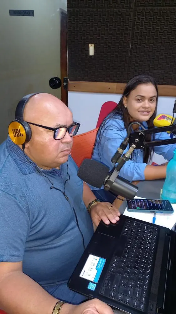 DRA. TAÍSSA SOUSA PRESTA CONTAS DE AÇÕES PARLAMENTARES DURANTE ENTREVISTA NA RONDÔNIA FM 89,9