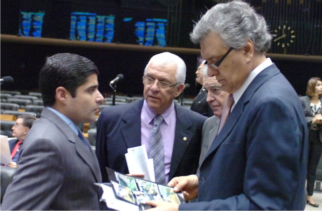 Deputado Moreira Mendes comemora aprovação do novo Código Florestal e rejeita hipótese de veto