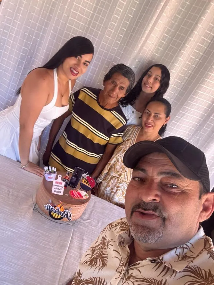 FAMÍLIA DE ROBERTO DO MERCADO CELEBRA SEU ANIVERSÁRIO COM MOMENTO DE UNIÃO E ALEGRIA EM GUAJARÁ-MIRIM