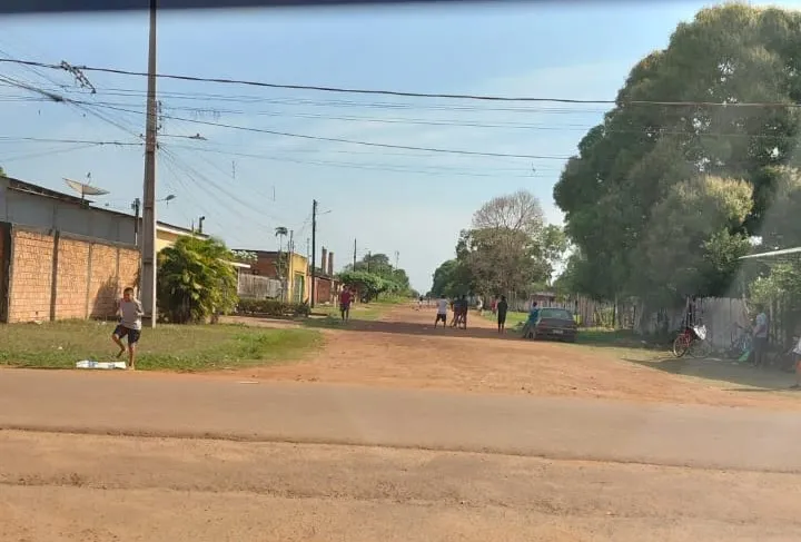 LINHA COM CEROL E CHILENA CONTINUA SENDO PROBLEMA GRAVE NA PÉROLA DO MAMORÉ NESTA ÉPOCA DOS PAPAGAIOS