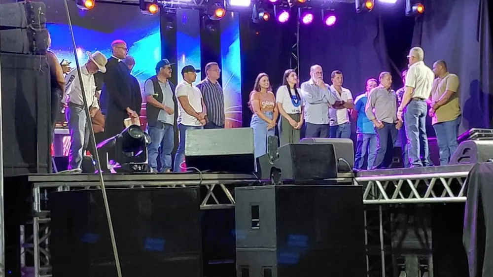 DEPUTADA DRA. TAÍSSA PRESTIGIA ABERTURA DA 7ª FESTA DO LEITE NO DISTRITO DE PALMEIRAS