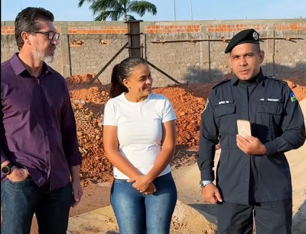 Obras da nova garagem do 6º BPM em Guajará-Mirim são acompanhadas pela deputada Dra. Taíssa