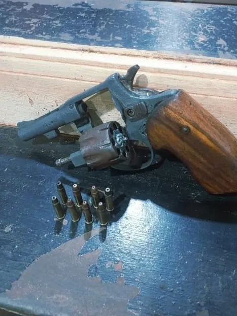 Polícia Militar prende homem por violência doméstica e Apreende arma de fogo em Guajará-Mirim