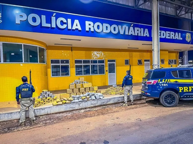 PRF apreende mais de 200 tabletes de skunk em carga que saiu de Rondônia e seguia para Goiás