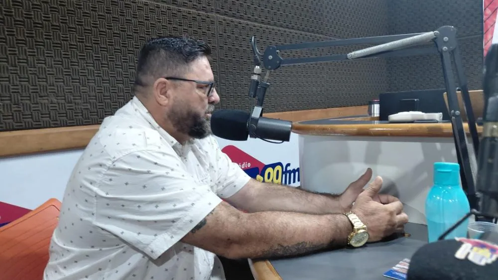 PASTOR DA ASSOCIAÇÃO SOCIAL DEUS PROVERÁ PARTICIPA DE ENTREVISTA NA RONDÔNIA FM 89,9