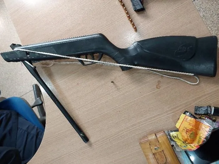 PMRO APREENDE ARMAS E DROGAS EM OPERAÇÃO NA ZONA RURAL DE NOVA MAMORÉ
