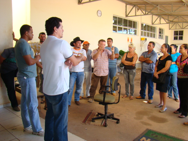 MORADORES DA ZONA RURAL REIVIDICAM ENERGIA ELÉTRICA ATRAVÉS DO PROGRAMA LUZ PARA TODOS