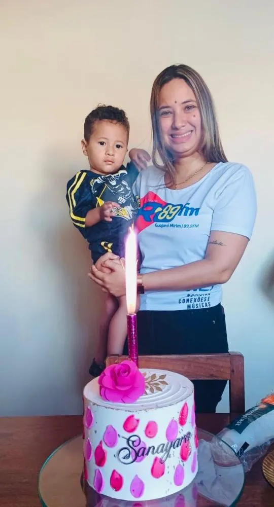 RONDÔNIA FM 89,9 CELEBRA ANIVERSÁRIO DA SECRETÁRIA SANAYARA CORREIA COM CAFÉ DA MANHÃ ESPECIAL