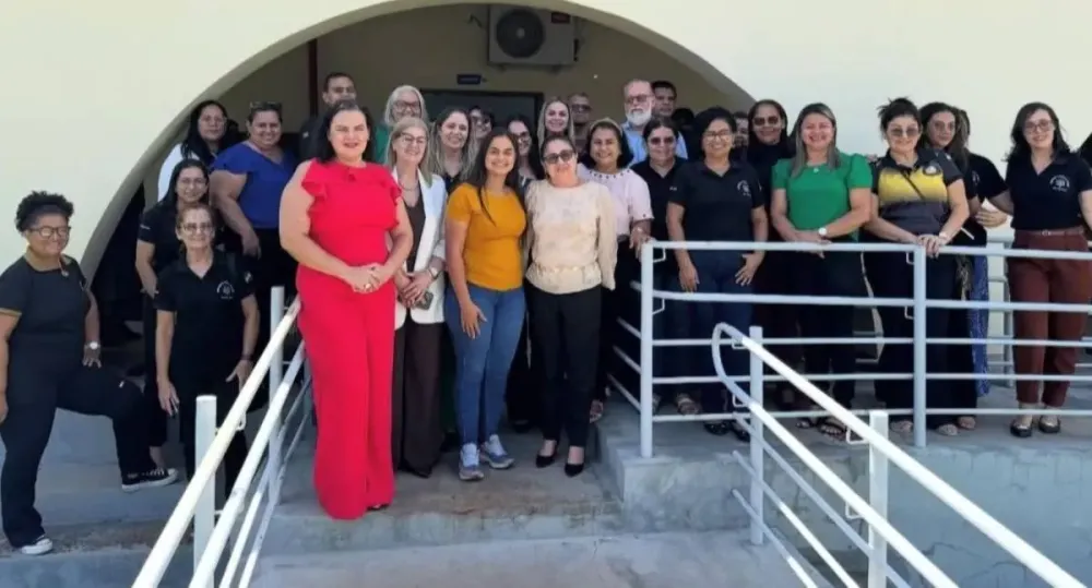Deputada Dra. Taíssa reforça compromisso com a educação em reunião com secretária Albaniza Oliveira em Guajará-Mirim