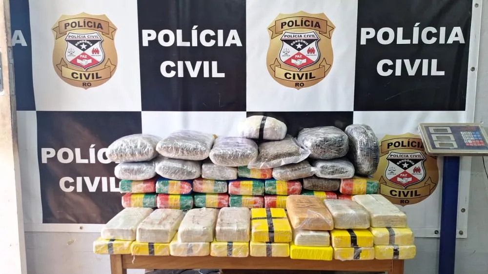 POLÍCIA CIVIL APREENDE 59 QUILOS DE DROGAS E FRUSTRA TRAVESSIA ILEGAL DE HILUX PARA A BOLÍVIA EM AÇÃO NA ZONA RURAL