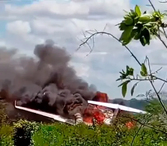 Avião com Márcio Pacelle e Maurício Carvalho cai em Extrema