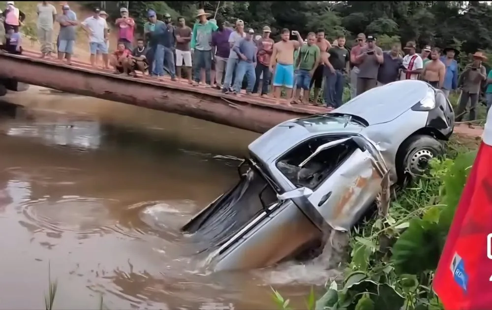 Caminhonete é encontrada submersa em rio e corpo pode ser de morador desaparecido em Nova Mamoré