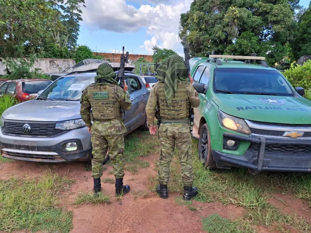 FORÇAS POLICIAIS, COM APOIO DA POLÍCIA BOLIVIANA, RECUPERAM VEÍCULO FURTADO NO ESTADO DA BAHIA