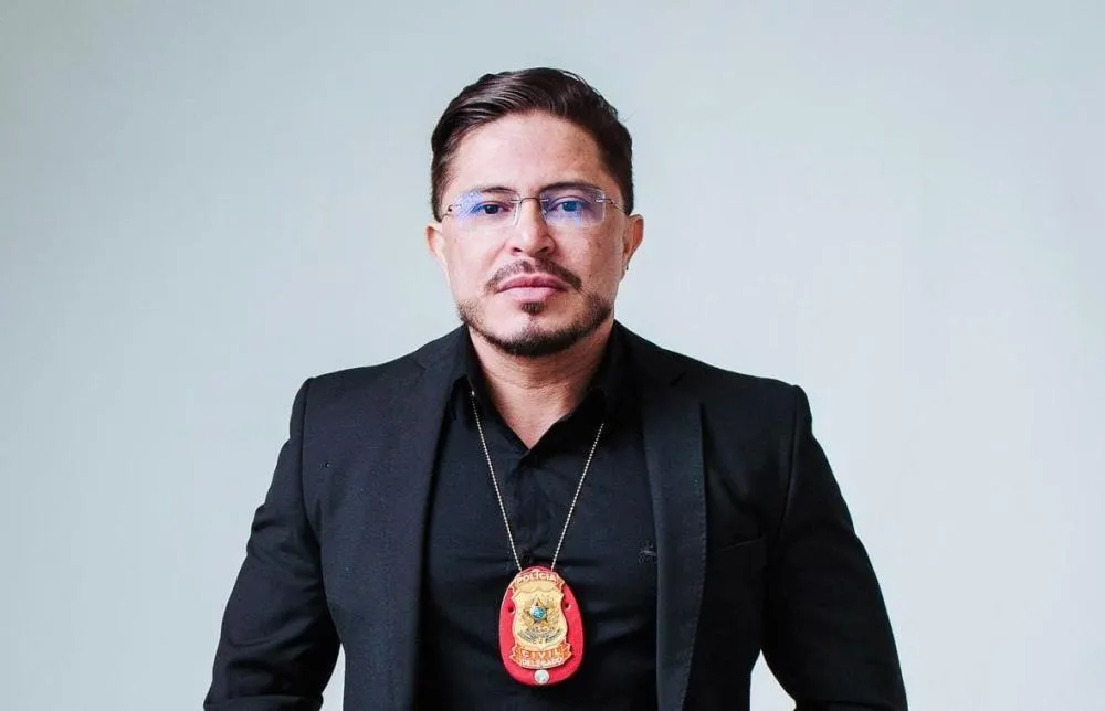 NOTA DE ESCLARECIMENTO: Delegado afirma que sacou arma para conter briga