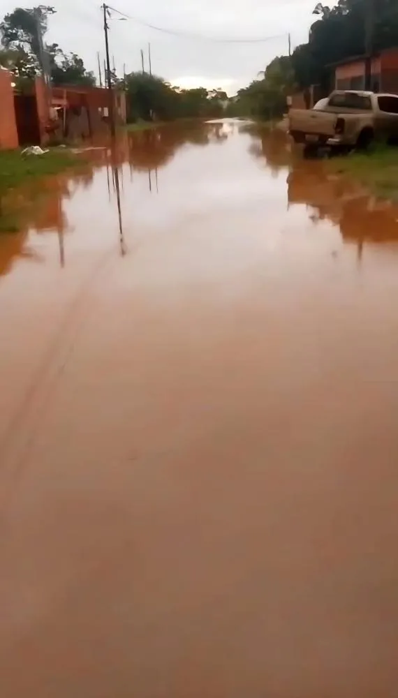 MORADORES DO BAIRRO SANTA LUZIA, NA AVENIDA MÁRIO PEIXE, PEDEM PROVIDÊNCIAS AO PODER PÚBLICO