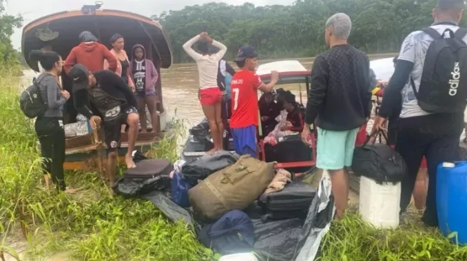 NAUFRÁGIO: Embarcação que transportava time de futebol afunda em rio no Acre