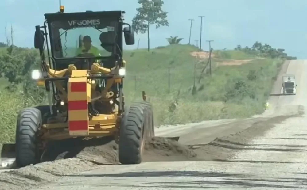 Dra. Taíssa acompanha serviços na BR-425 e reforça cobrança por melhorias definitivas