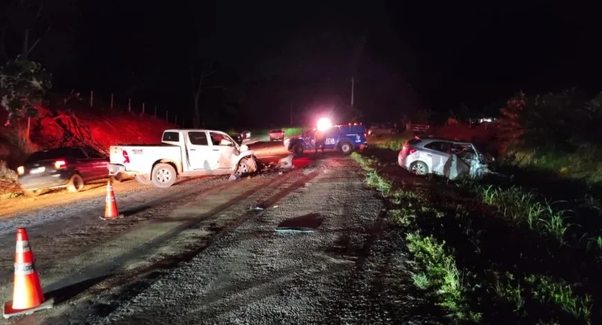 Dois irmãos morrem em colisão frontal entre Onix e Hilux na RO-470